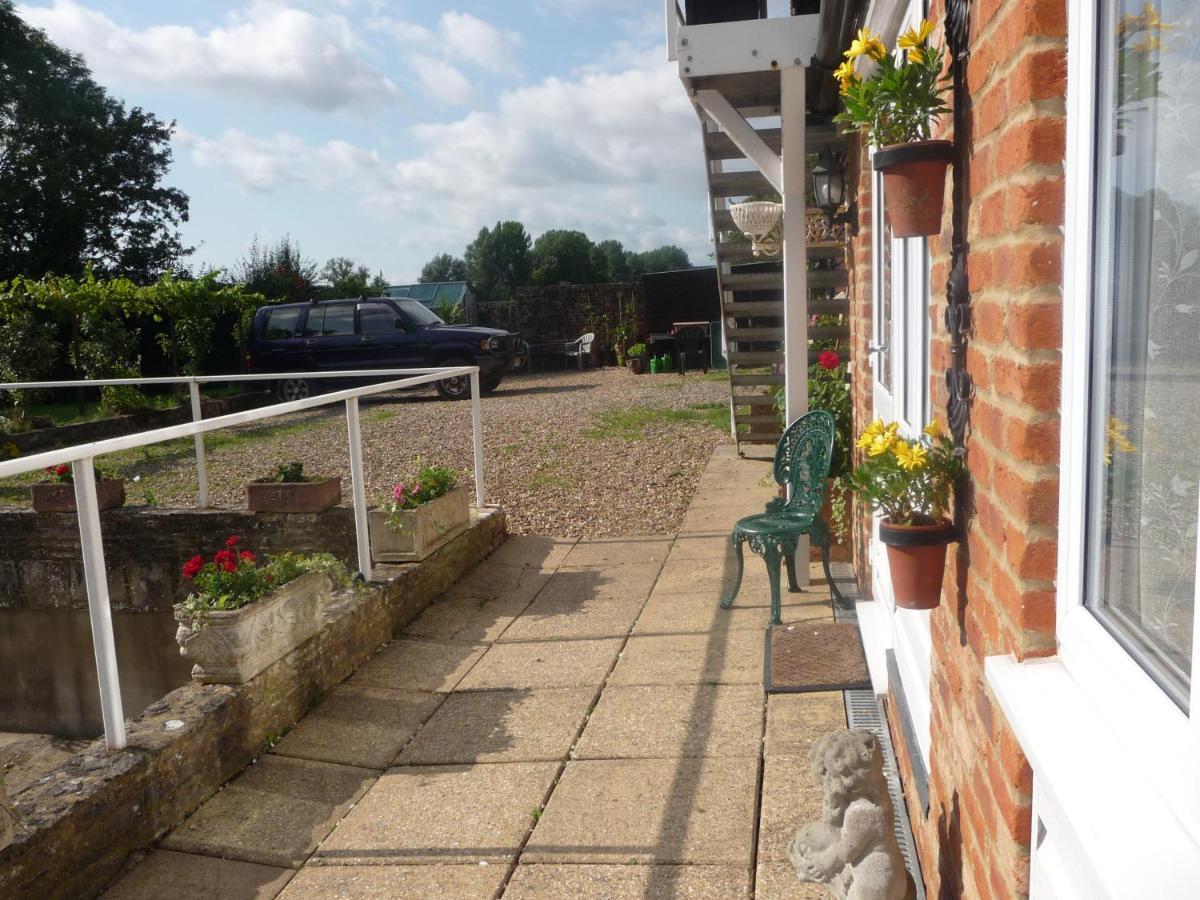 Ferienwohnung Salisbury Old Mill House Exterior foto